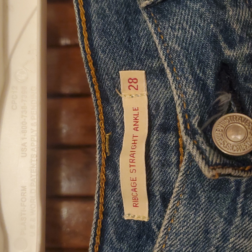 ❤️ 3 For $20 LEVI'S SIZE 28 Classic Blue Distressed Women's Jeans - Picture 10 of 14